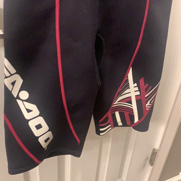 Sea Doo Women’s wet suit - Picture 2 of 4